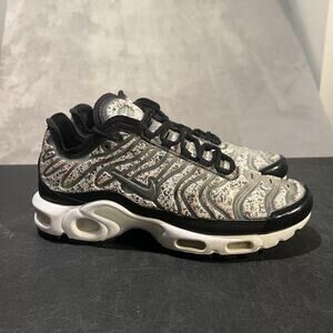 Nike Air Max Plus Pebbles Shoes Womens 9.5 Tuned Air AR0970-001 Sneakers